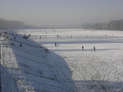 Sleetje rijden en schaatsen in de Arnhemse uiterwaarden